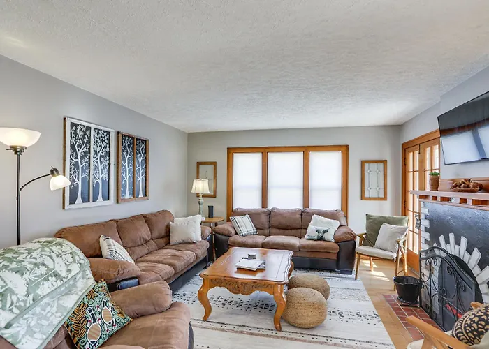 Cozy Tiffin House W/ Private Pool: 1 Mi To Town!