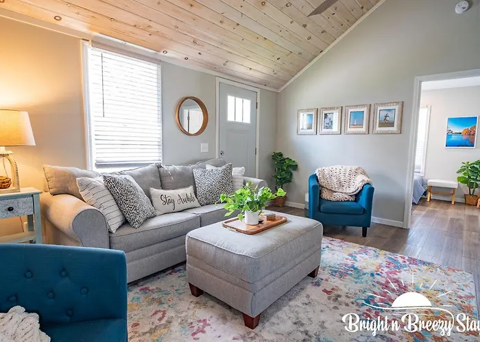 Walk To Lake Erie Renovated 2Br Huron Home Near Cedar Point & Kalahari